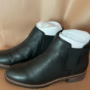 Women’s Size 7.5 Ankle Boot - Black